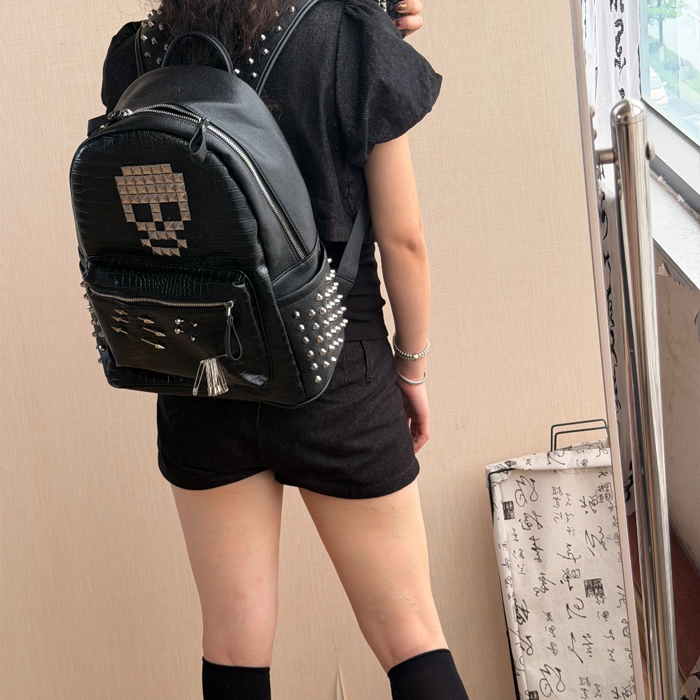 オリジナルブラッククロコダイルパターンスカルリベットバックパ - Sewing Zipper のレビューと価格