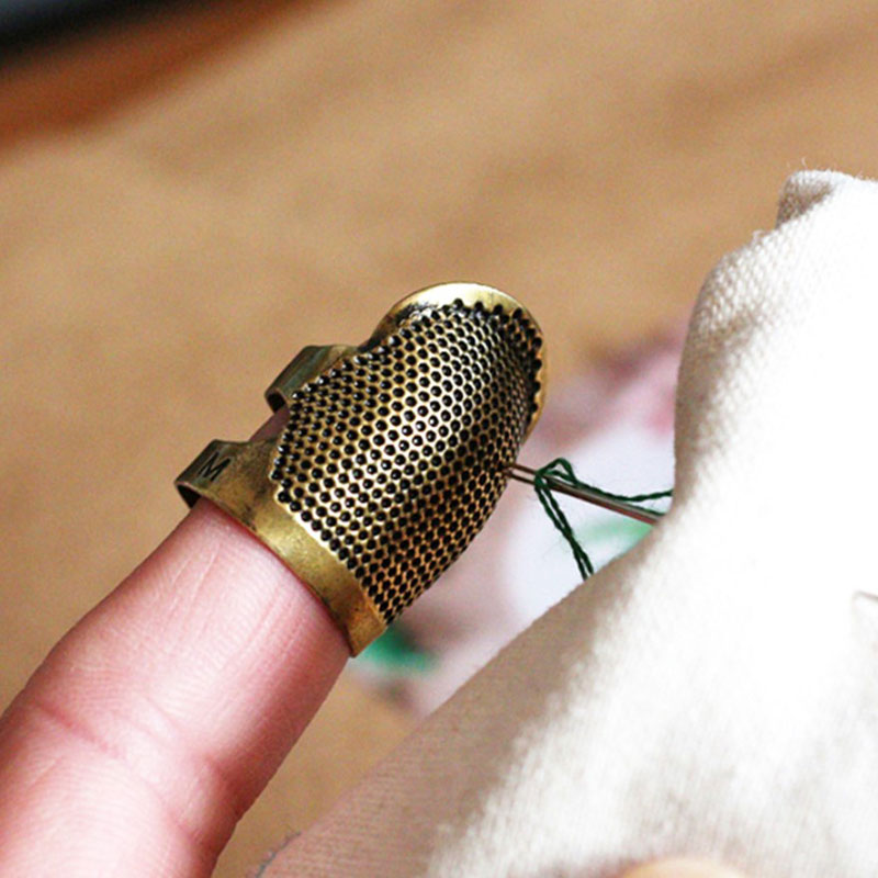 【HMA】裁縫指ぬき 指保護リング 勤勉な針仕事用 金属製  - Sewing Thimble Metal のレビューと価格