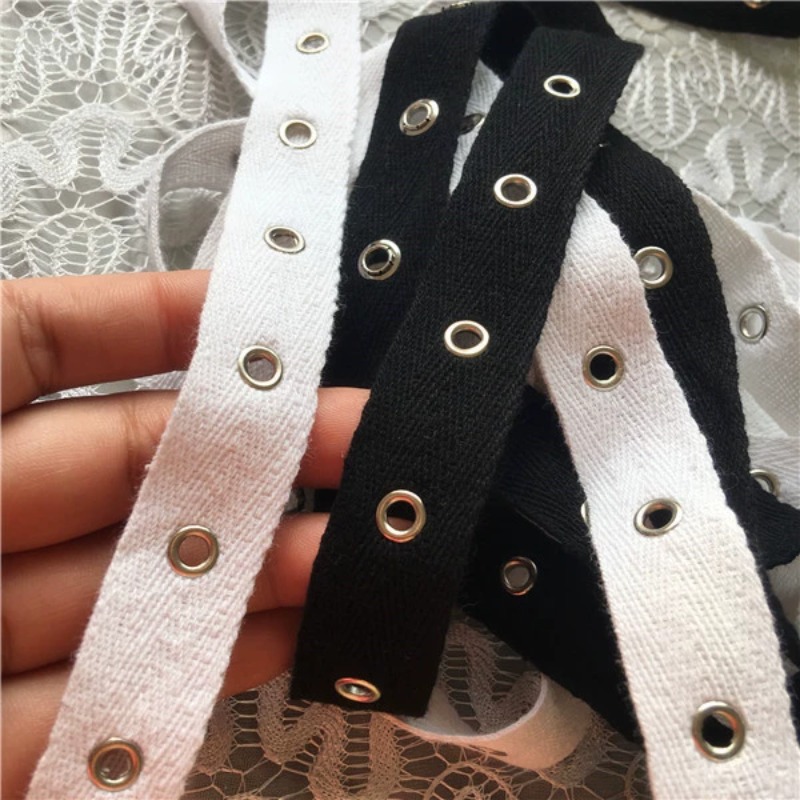 黒と白のコットンウェビング、アイレットメタルボタン、トリミン - Sewing Eyelet Fabric のレビューと価格