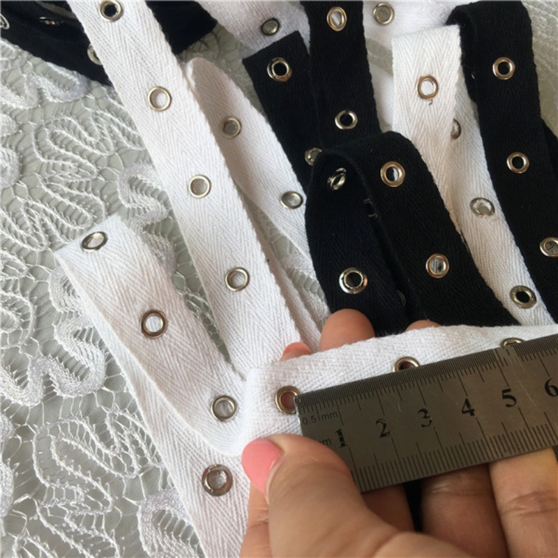 黒と白のコットンウェビング、アイレットメタルボタン、トリミン - Sewing Eyelet Fabric のレビューと価格